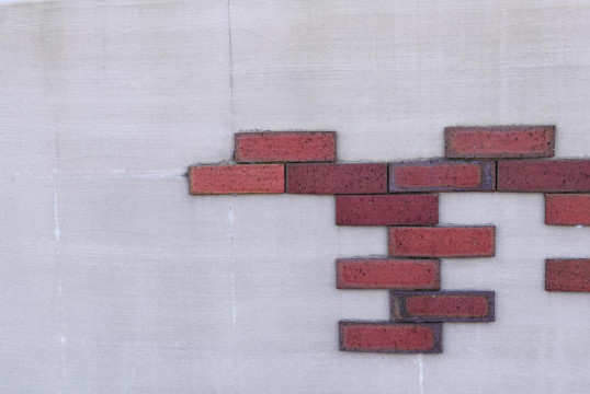 hebel vs bata merah Hebel vs. Red Brick